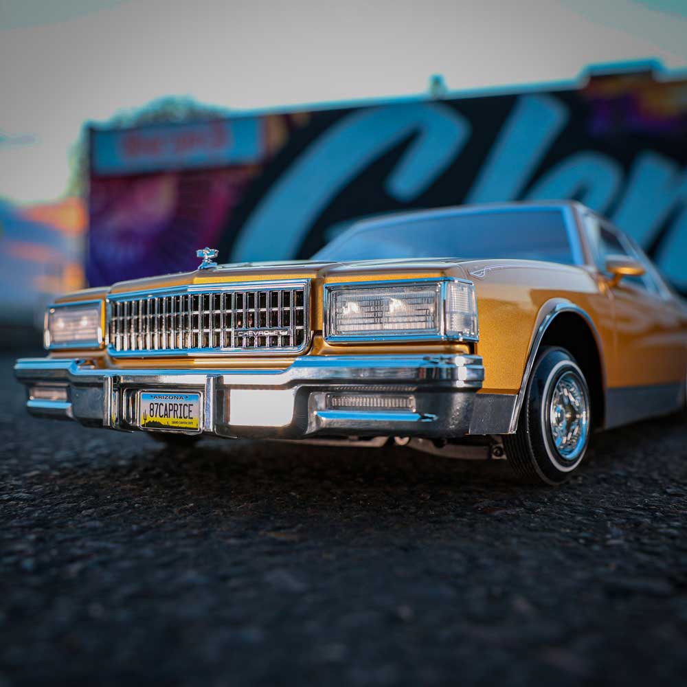 Redcat Caprice Classic RC Car - 1:10 1987 Chevrolet Caprice Classic Hopping Lowrider view 2