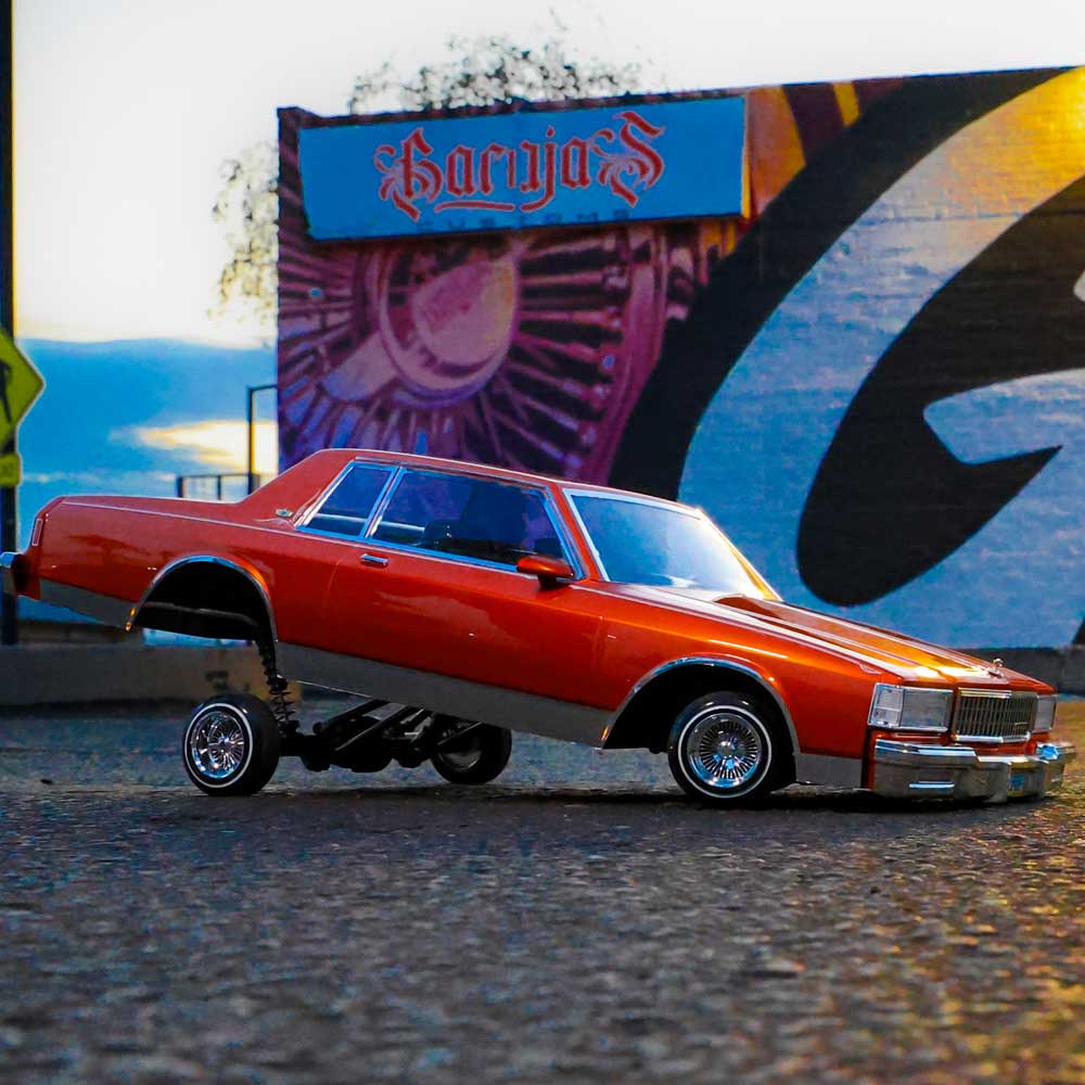 Redcat Caprice Classic RC Car - 1:10 1987 Chevrolet Caprice Classic Hopping Lowrider view 6