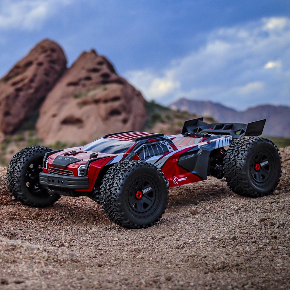 Machete 4S 1/6 scale Brushless Monster Truck view 11