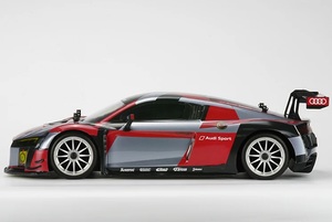 M40s 2.0 Chassis with Audi R8 LMS view 2
